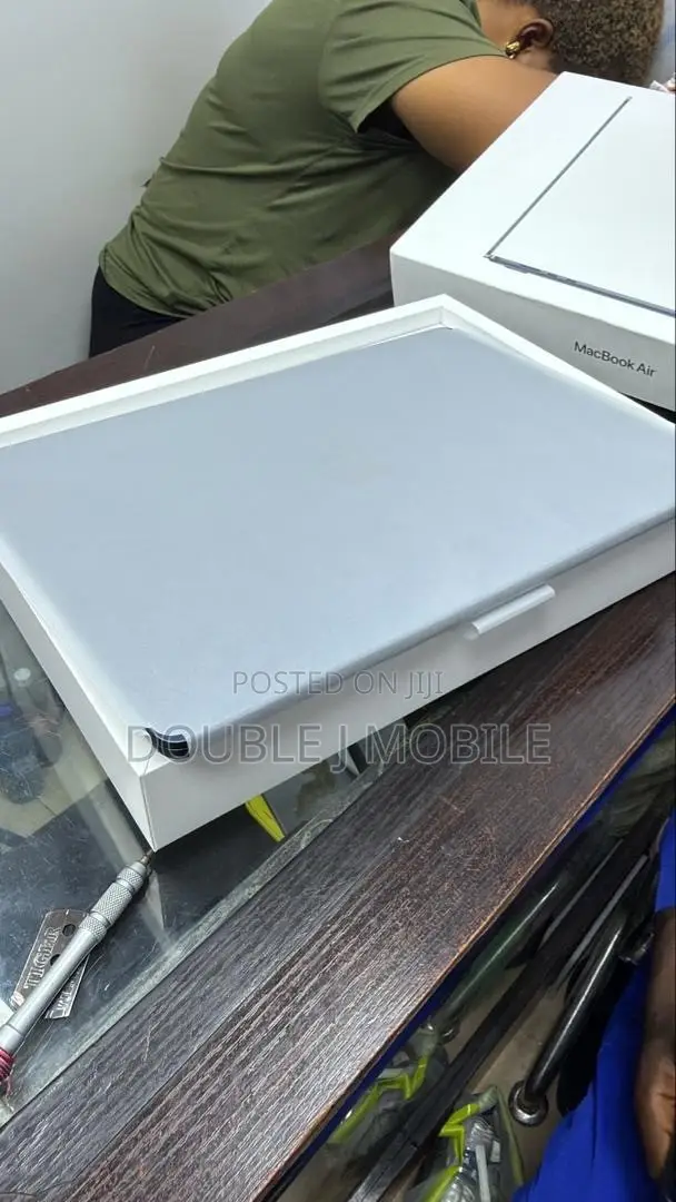 Laptop Apple MacBook Air 2025 M4 16GB Apple M4 SSD 256GB