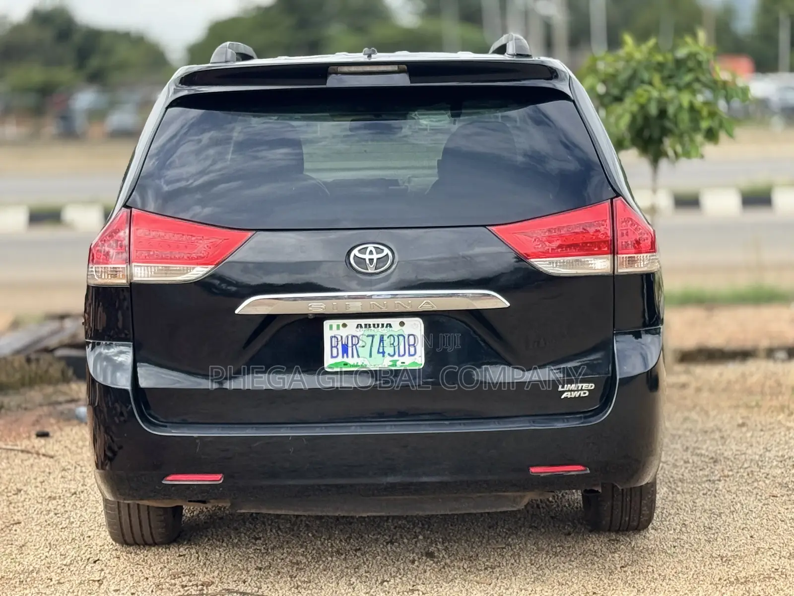 Toyota Sienna Limited AWD 7-Passenger 2013 Black