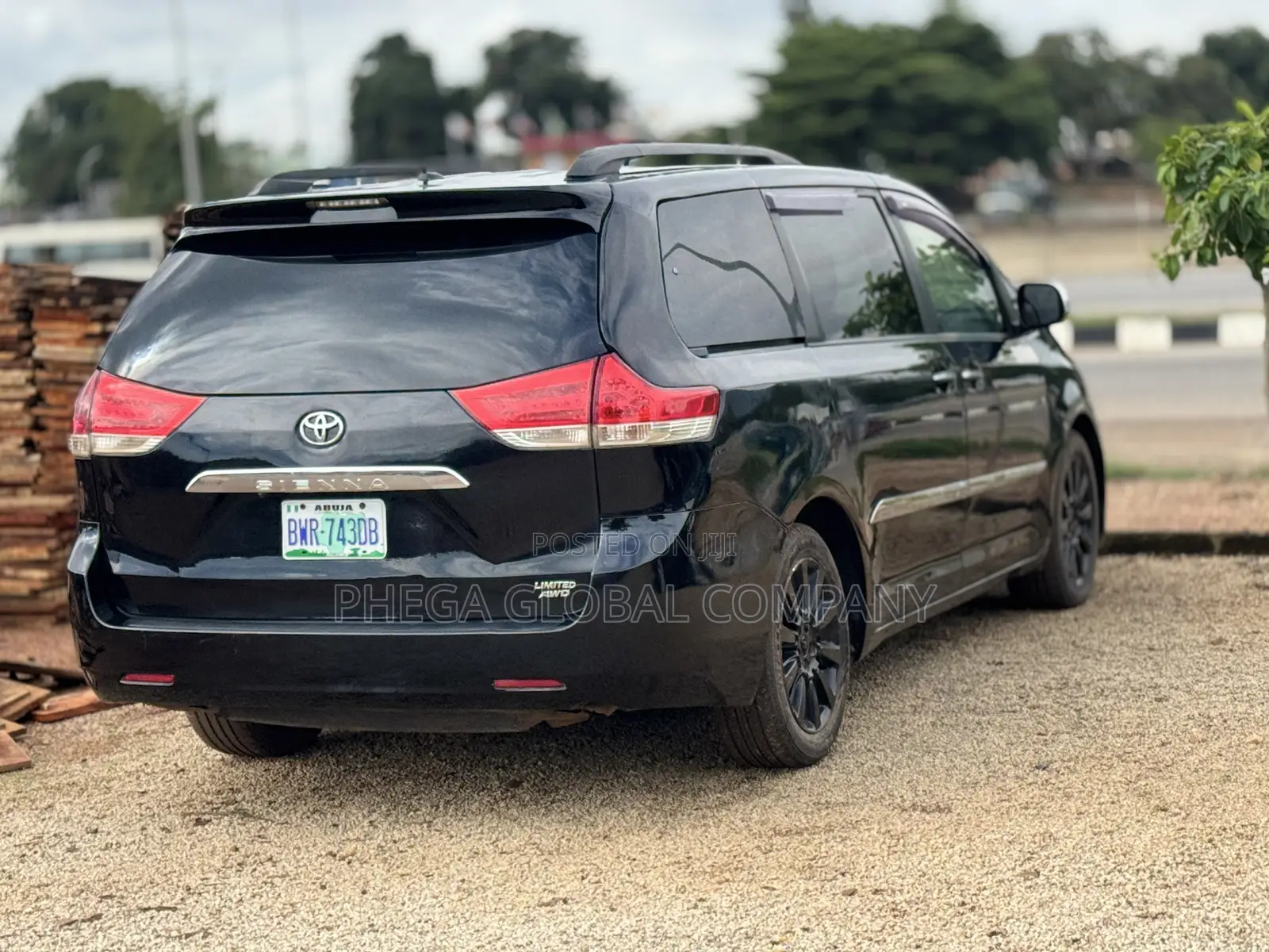 Toyota Sienna Limited AWD 7-Passenger 2013 Black