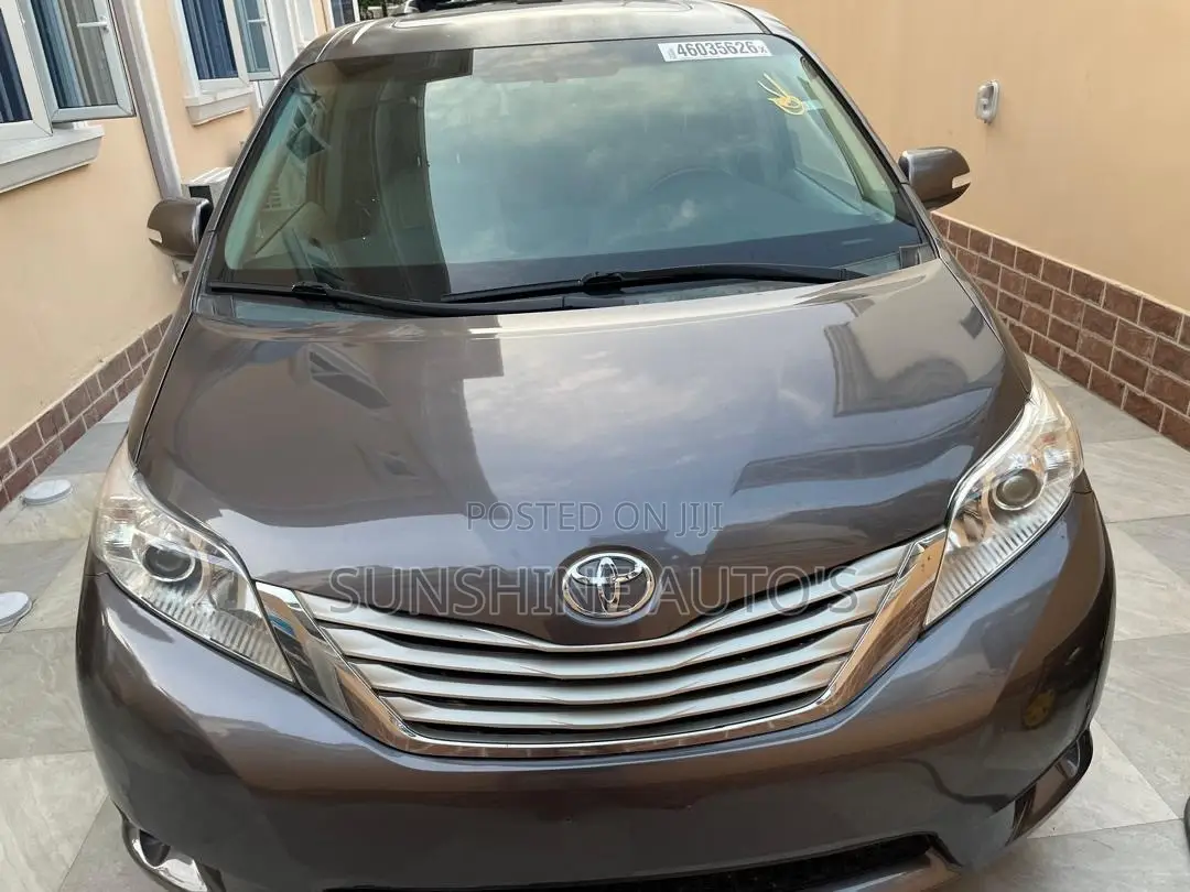 Toyota Sienna Limited FWD 7-Passenger 2013 Gray