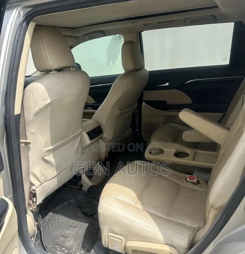 Toyota Highlander XLE 4dr SUV (3.5L 6cyl 6A) 2015 Gold