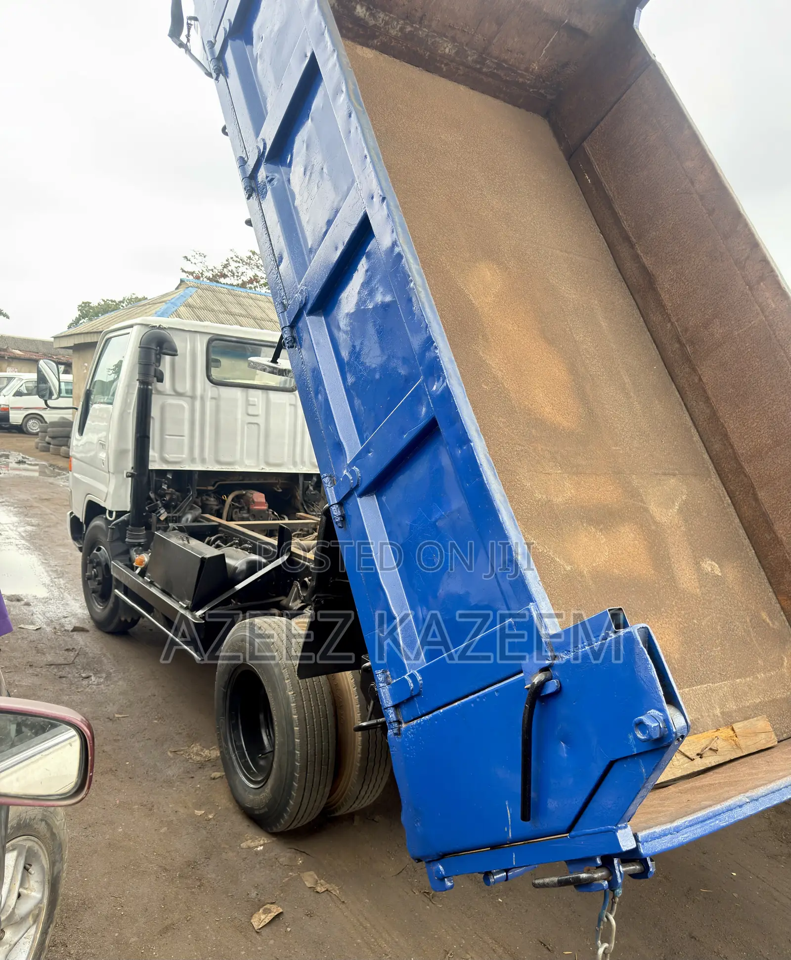 Toyota Dyna 200 Tipper
