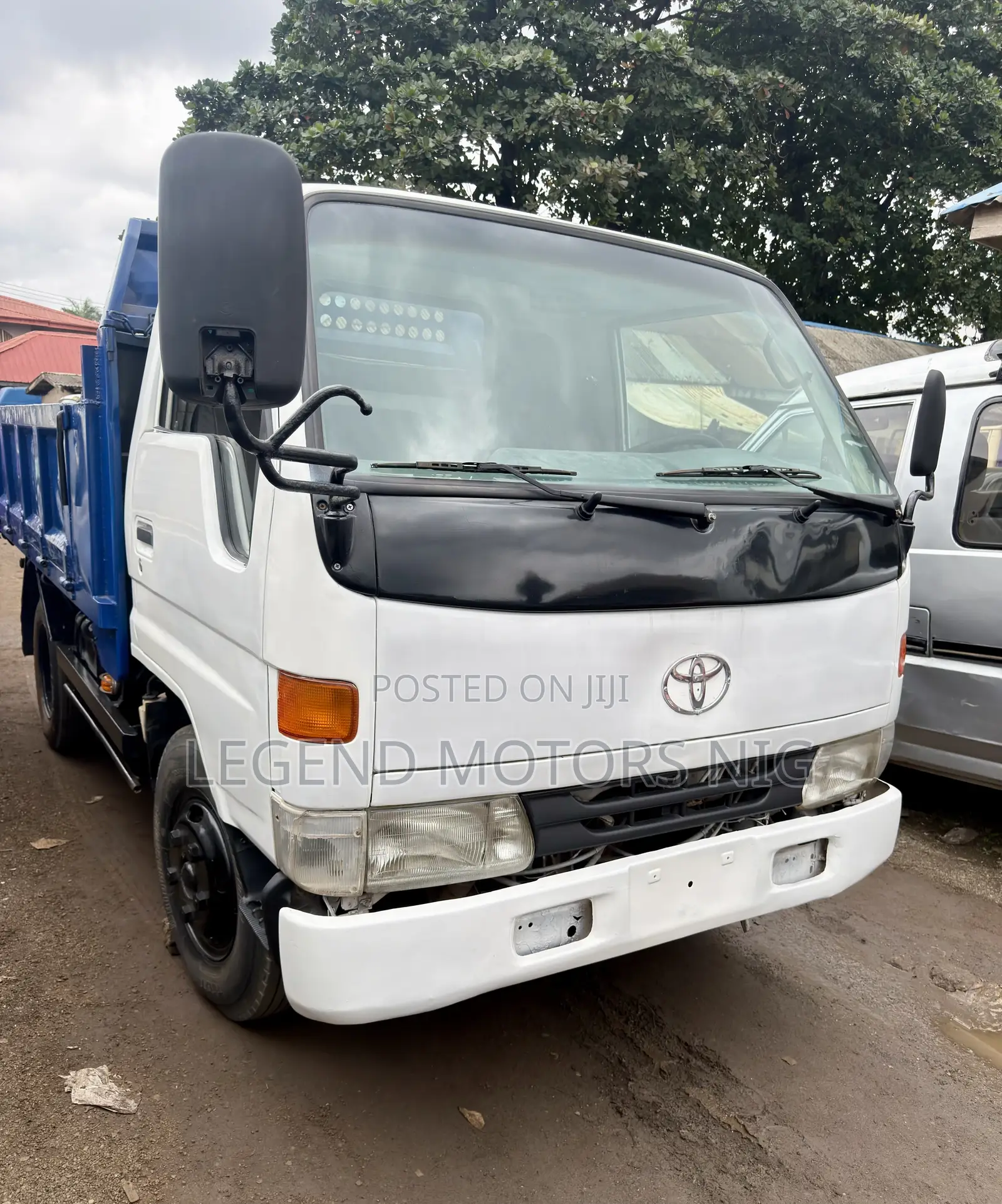 Toyota Dyna 200 Tipper