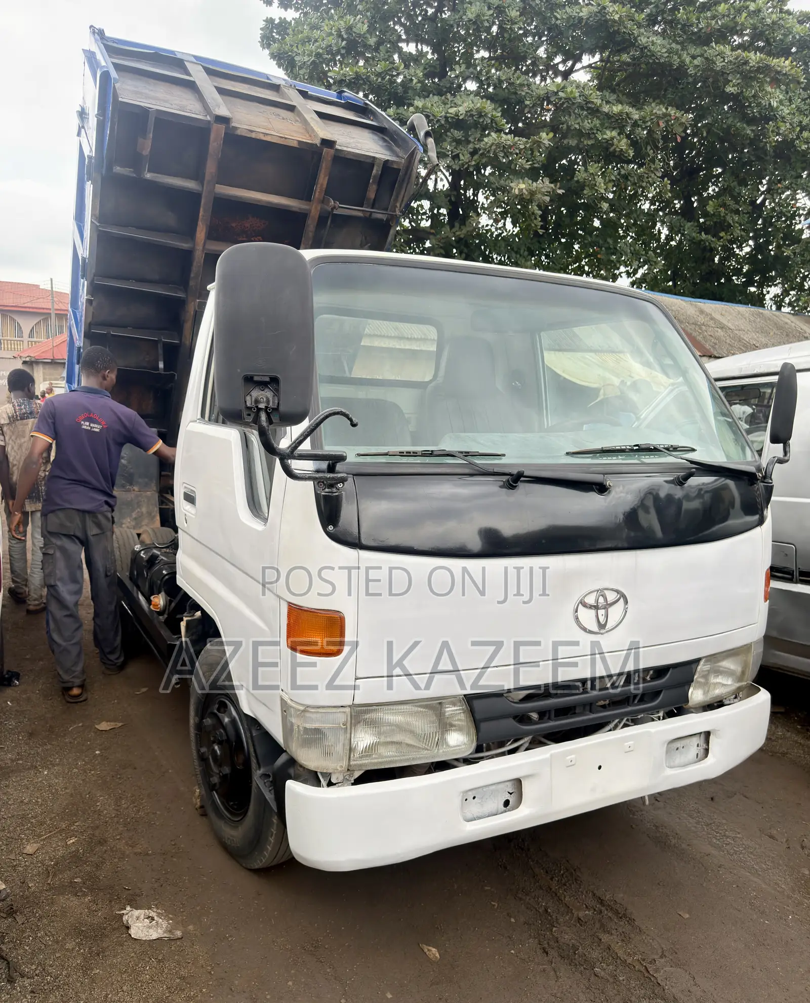 Toyota Dyna 200 Tipper