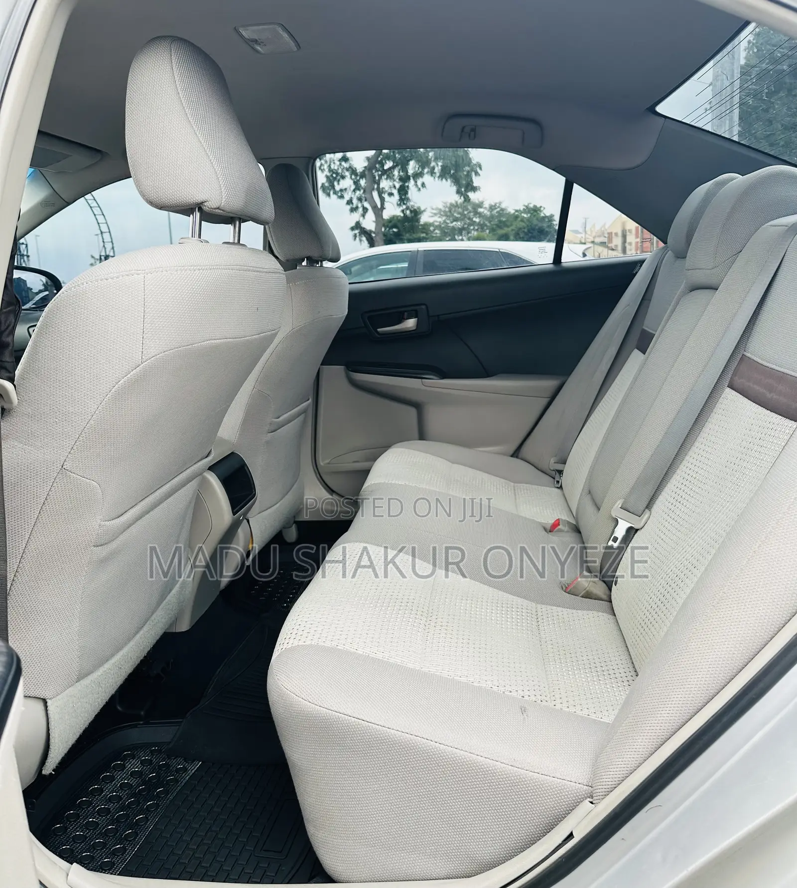 Toyota Camry LE 4dr Sedan (2.5L 4cyl 6A) 2013 Silver