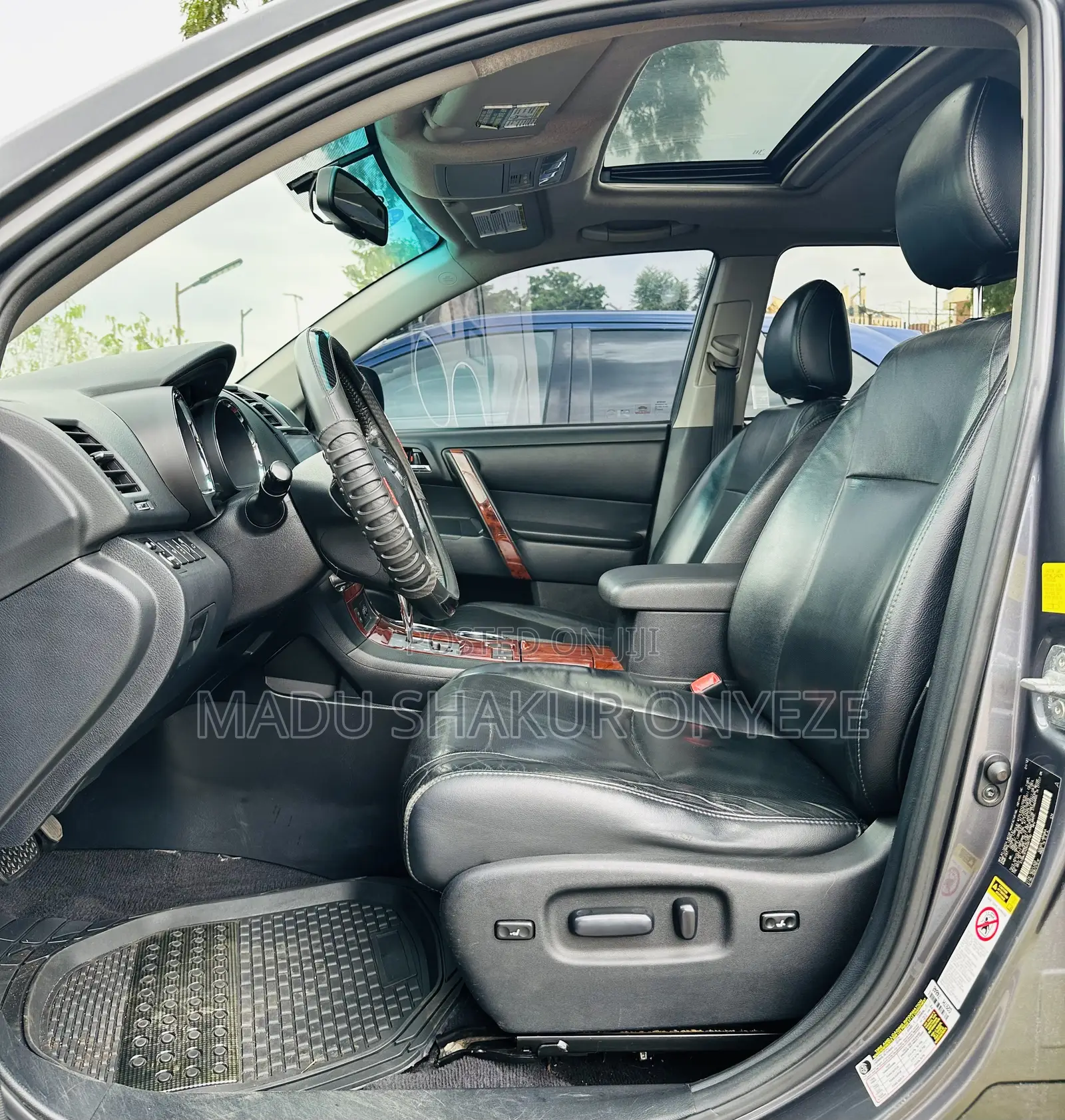 Toyota Highlander SE 2012 Gray