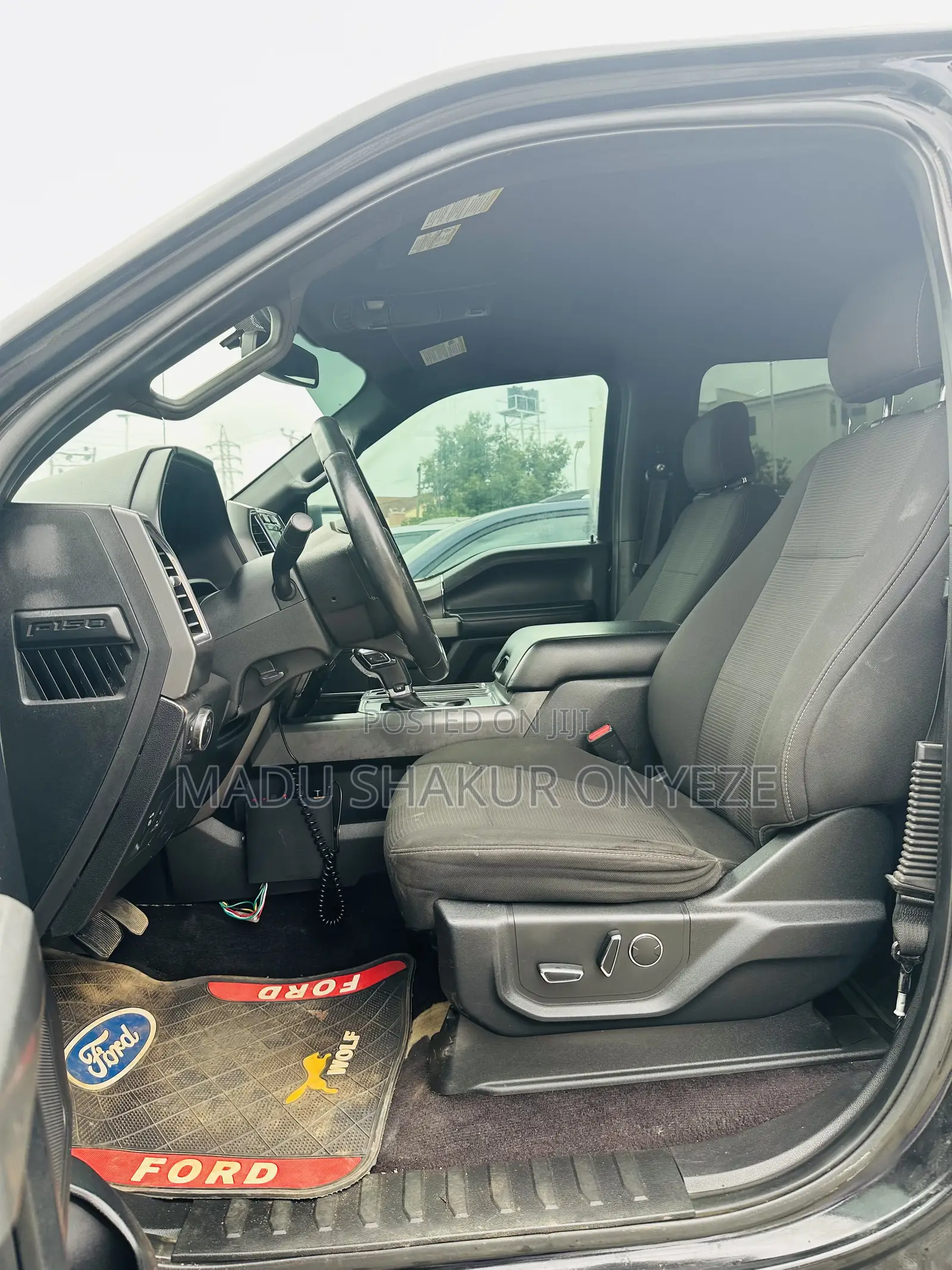 Ford F-150 XL 4x2 Regular Cab Styleside 8 ft. box 141 in. WB 2017 Black