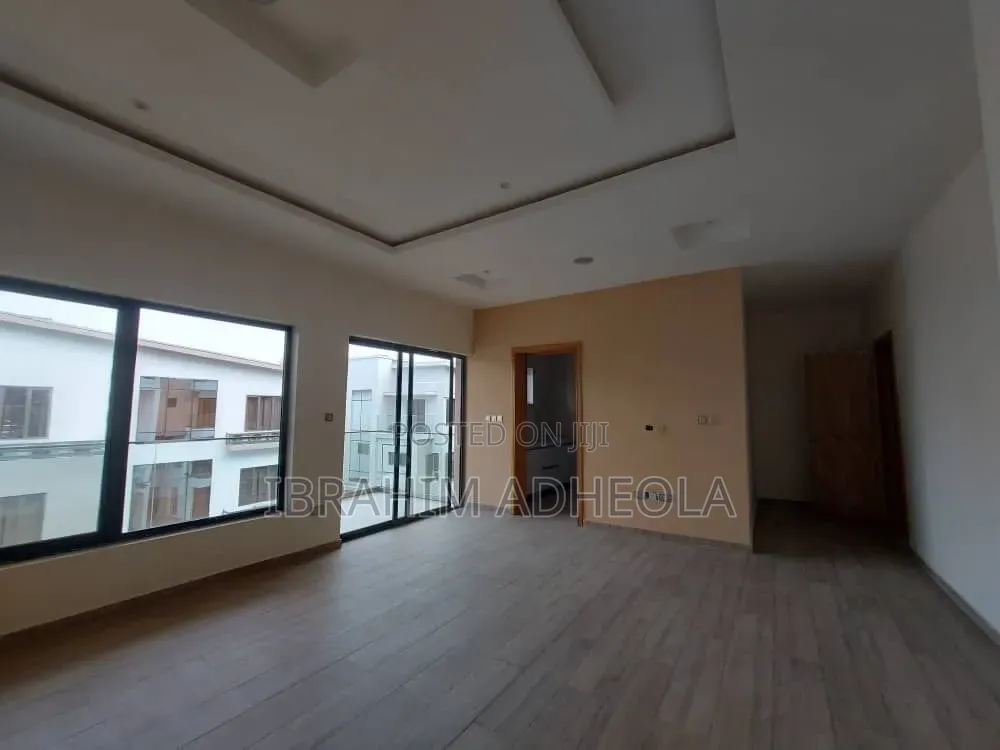 4bdrm Townhouse / Terrace in Banana Island for rent