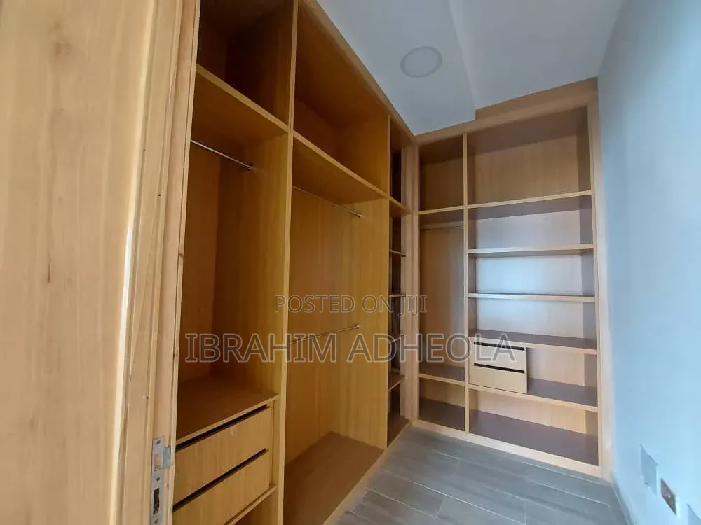 4bdrm Townhouse / Terrace in Banana Island for rent