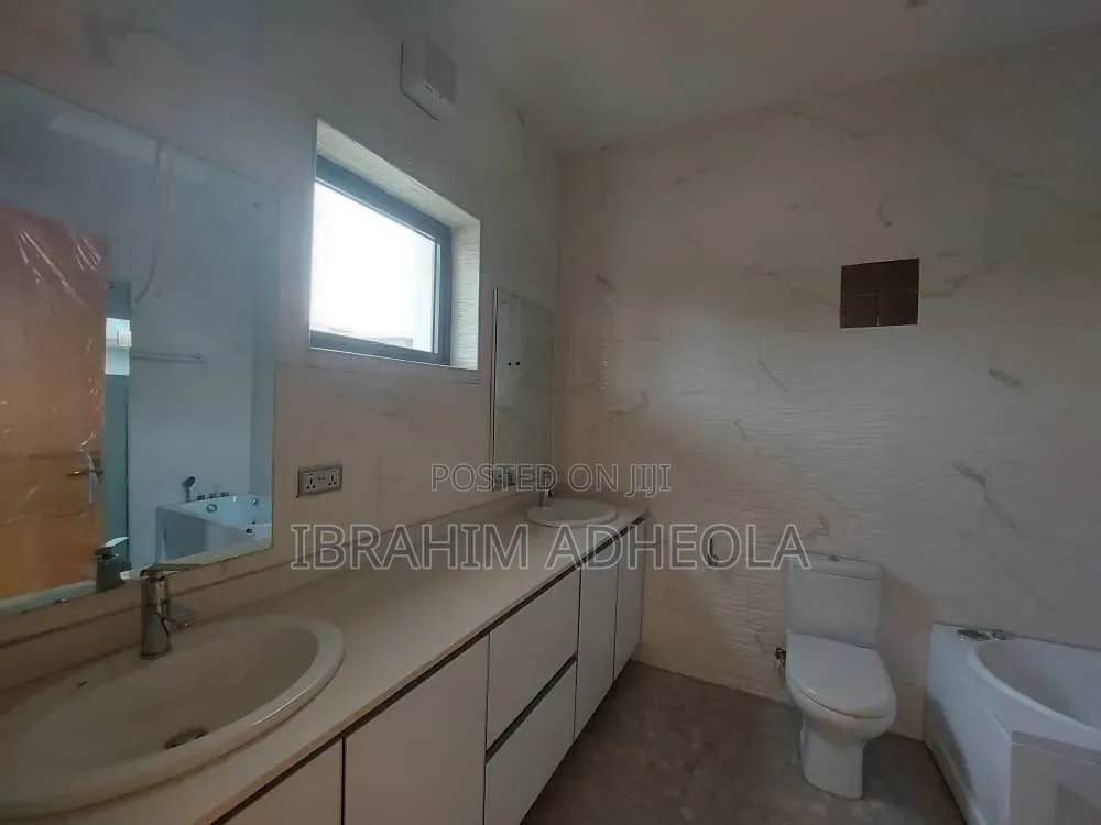 4bdrm Townhouse / Terrace in Banana Island for rent