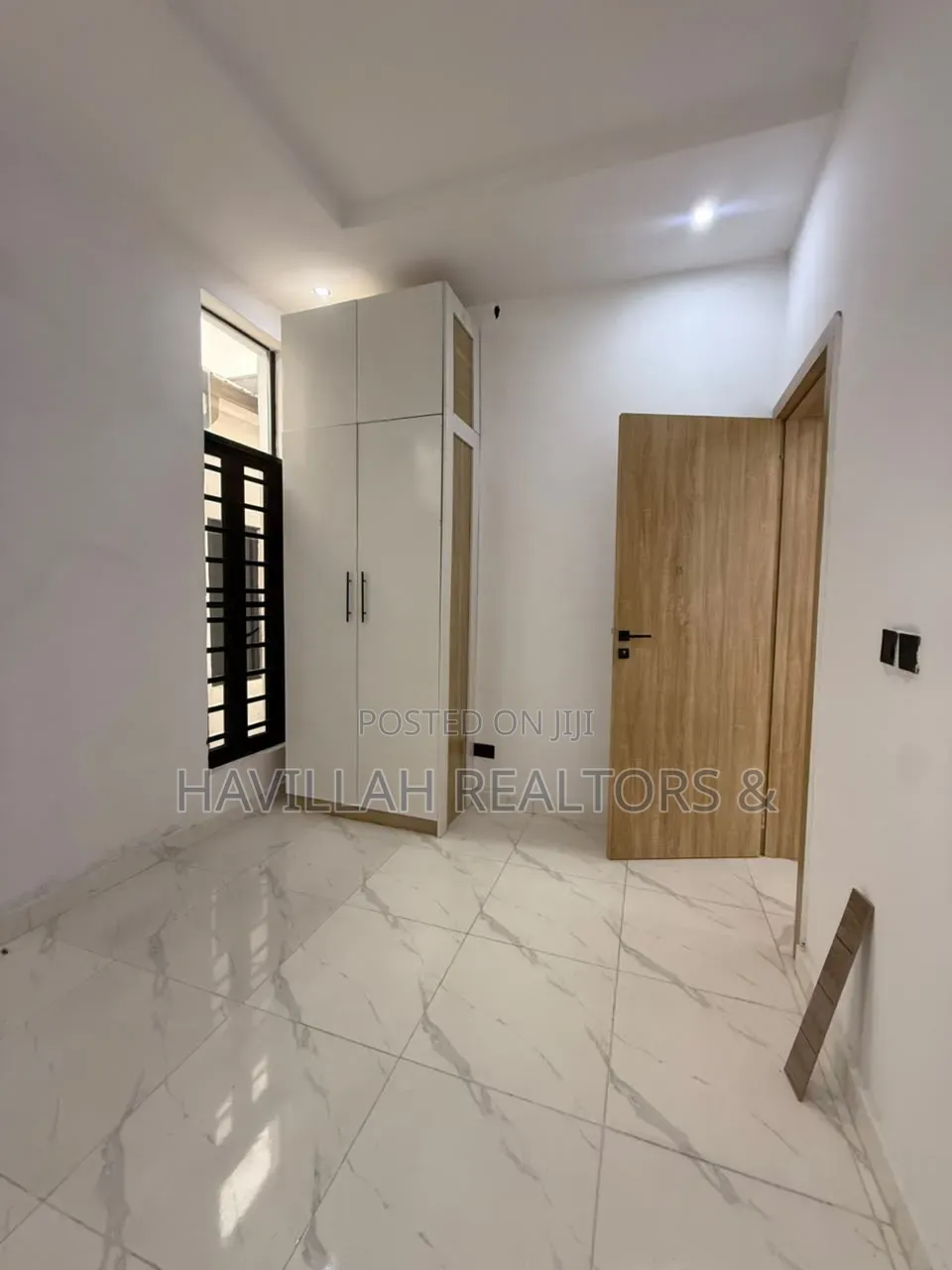 4bdrm Duplex in Sangotedo for sale