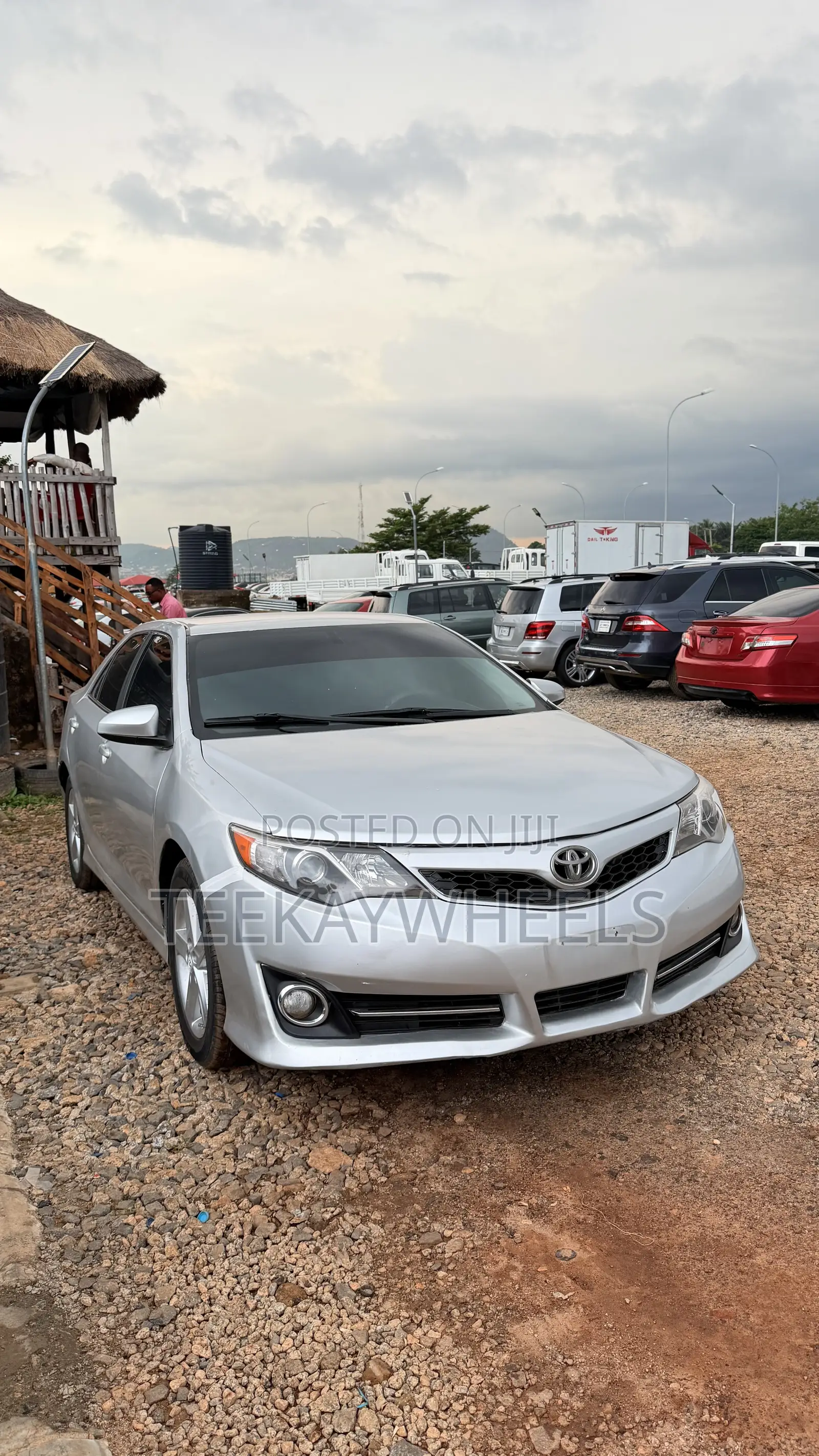 Toyota Camry SE 4dr Sedan (2.5L 4cyl 6A) 2013 Silver