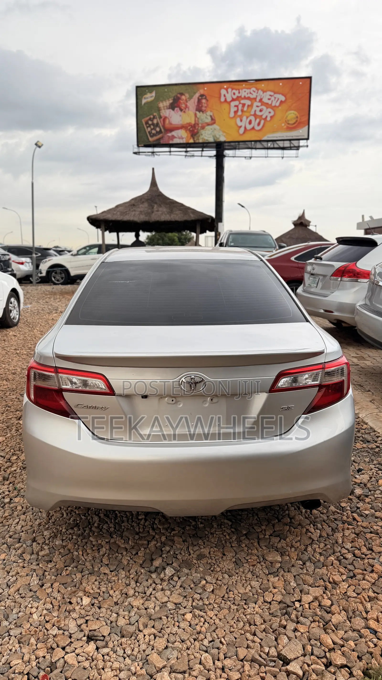 Toyota Camry SE 4dr Sedan (2.5L 4cyl 6A) 2013 Silver
