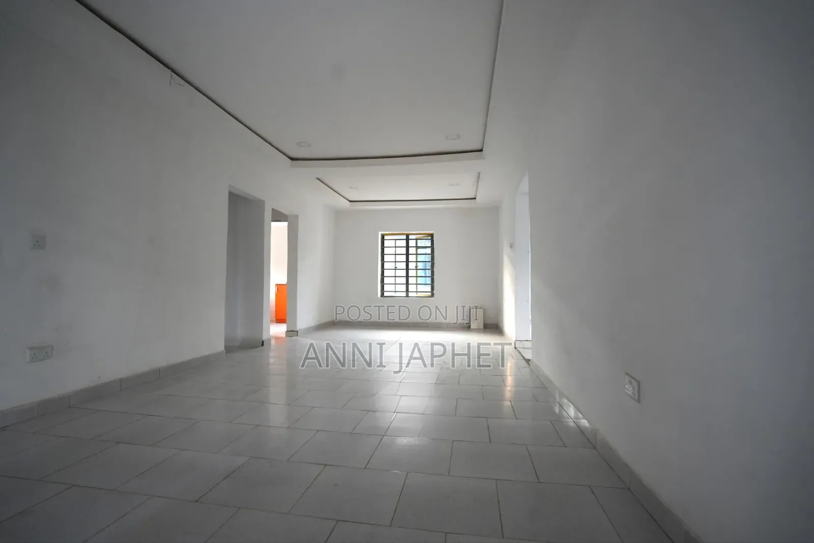 3bdrm Bungalow in Queen'S Home Estate, Obafemi-Owode for sale