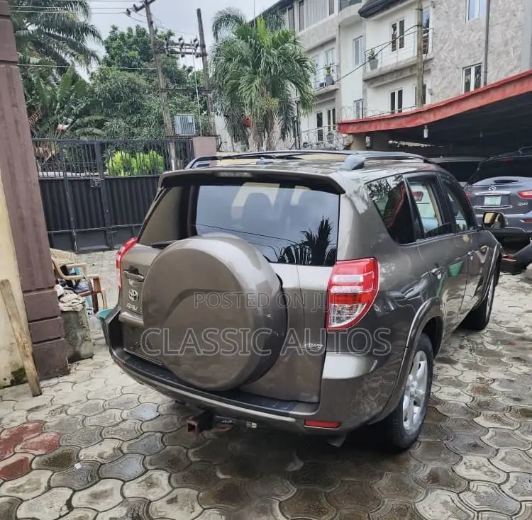 Toyota RAV4 2012 Gray
