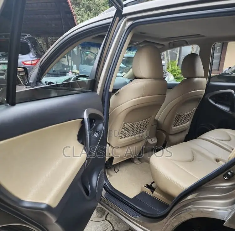 Toyota RAV4 2012 Gray