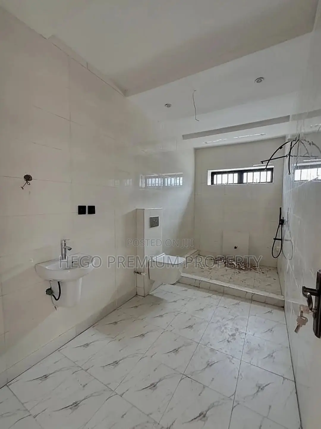 4bdrm Duplex in Gra for sale