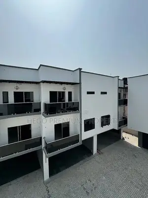 4bdrm Duplex in Gra for sale