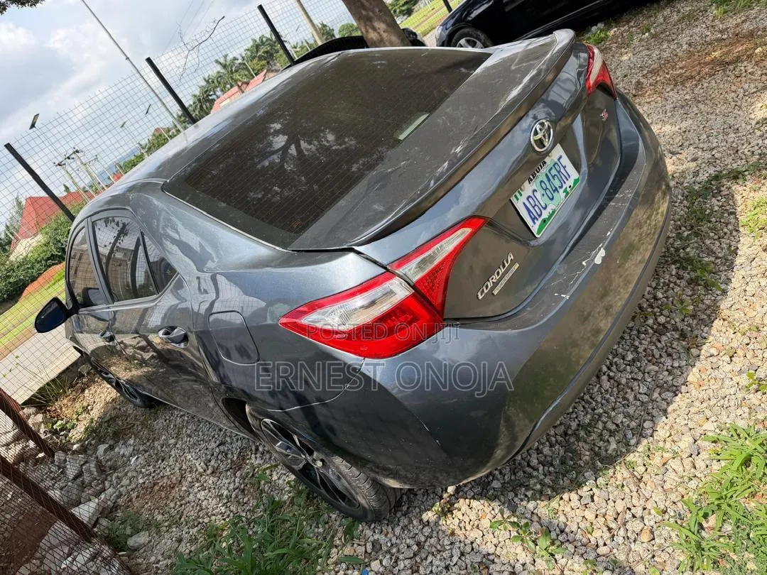 Toyota Corolla 2016 Gray