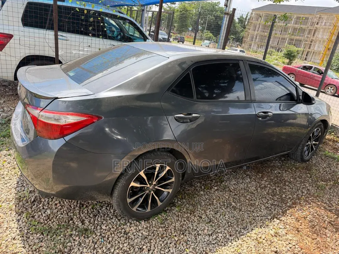 Toyota Corolla 2016 Gray