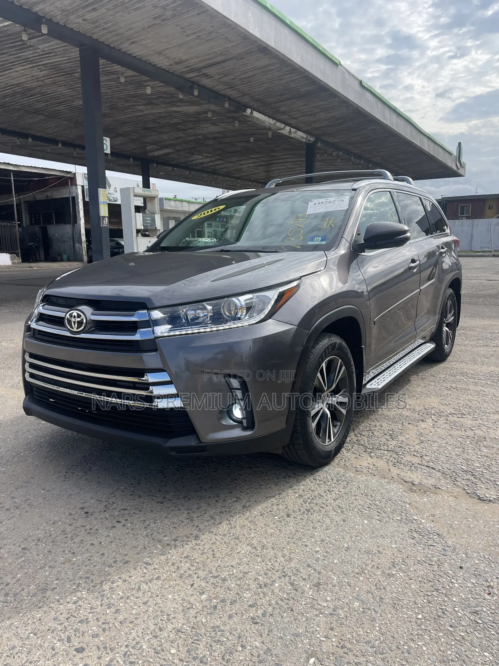 Toyota Highlander XLE V6 4x4 (3.5L 6cyl 6A) 2016 Gray