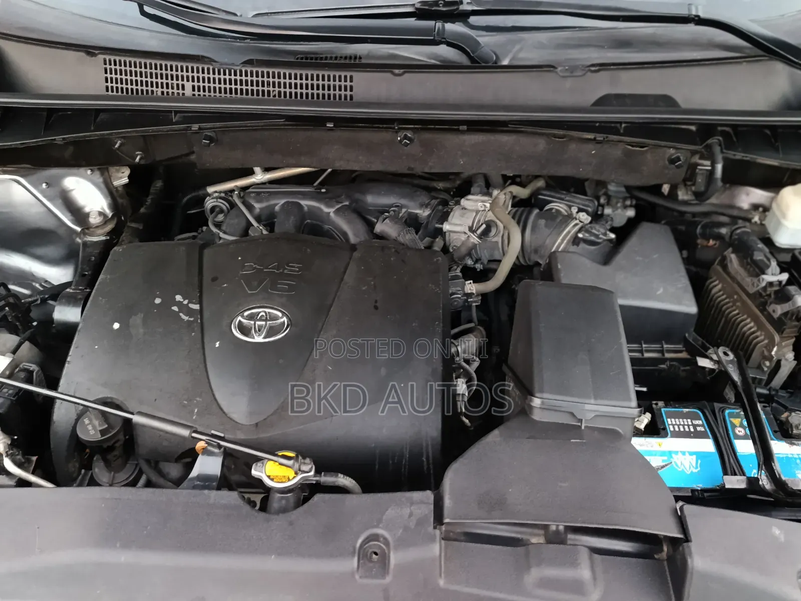 Toyota Highlander XLE 4x4 V6 (3.5L 6cyl 8A) 2018 Gray