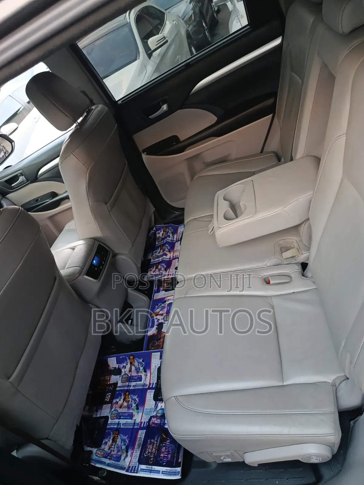 Toyota Highlander XLE 4x4 V6 (3.5L 6cyl 8A) 2018 Gray