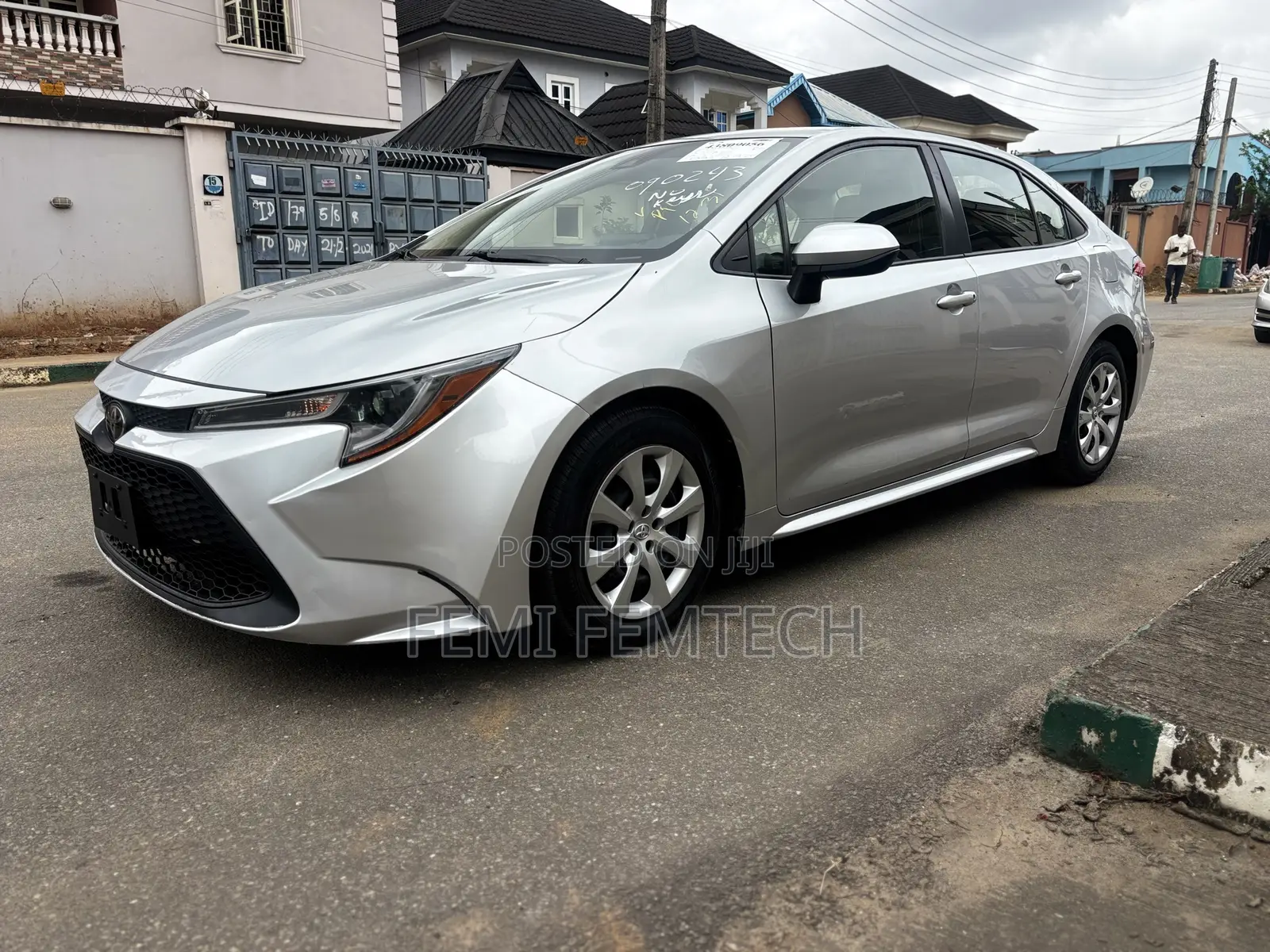 Toyota Corolla LE 2020 Silver