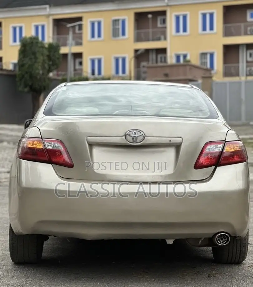 Toyota Camry 2008 Gold