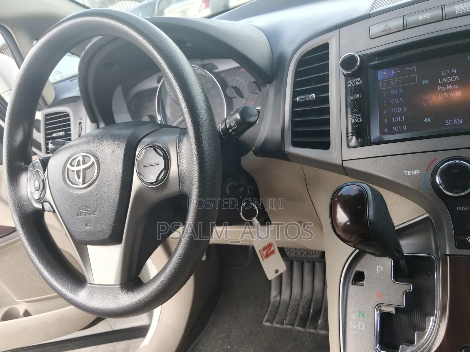 Toyota Venza LE AWD V6 2013 White