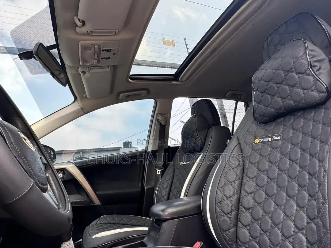 Toyota RAV4 XLE 4dr SUV AWD (2.5L 4cyl 6A) 2014