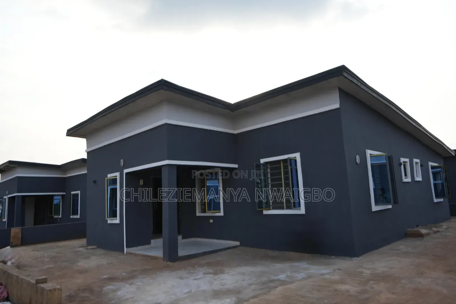 3bdrm Bungalow in Queen'S Park Estate, Obafemi-Owode for sale