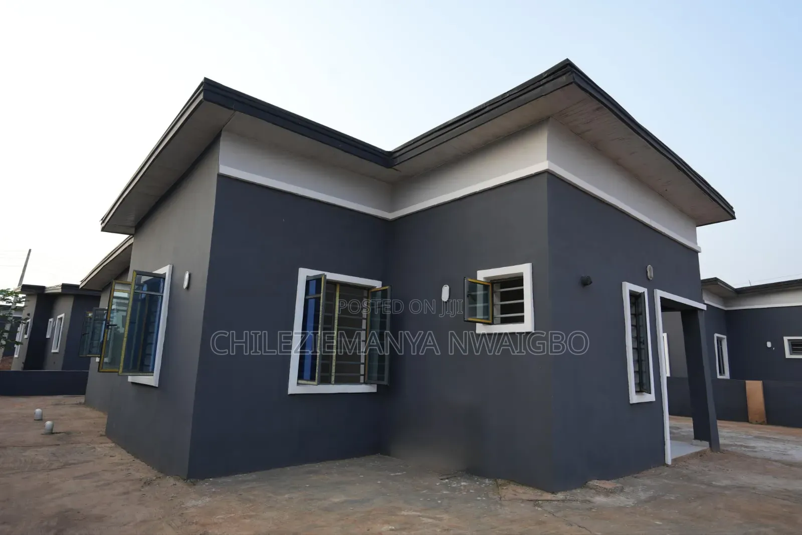 3bdrm Bungalow in Queen'S Park Estate, Obafemi-Owode for sale