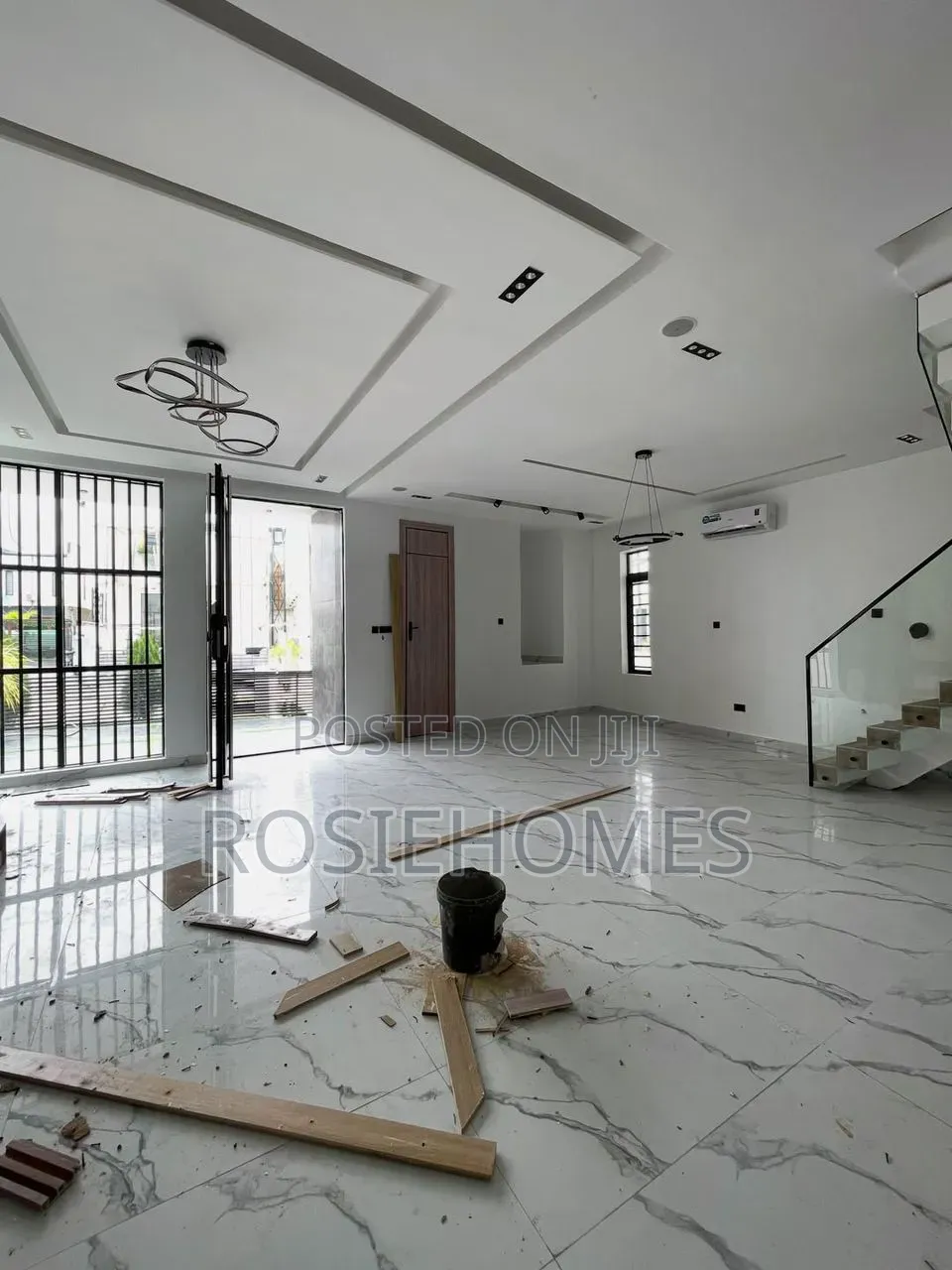 5bdrm Duplex in Chevron, Lekki Phase 1 for rent
