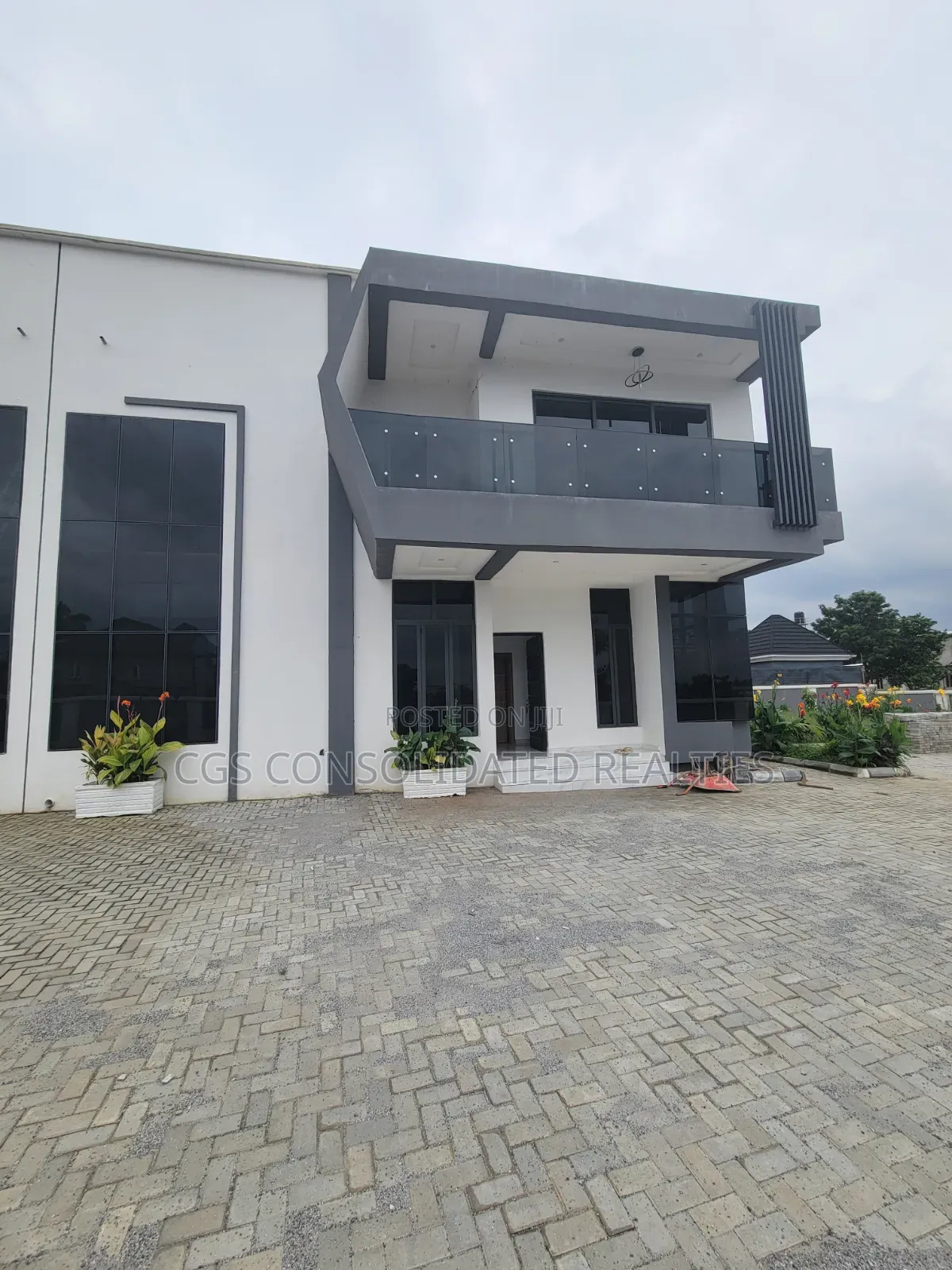 4bdrm Duplex in Idu for rent
