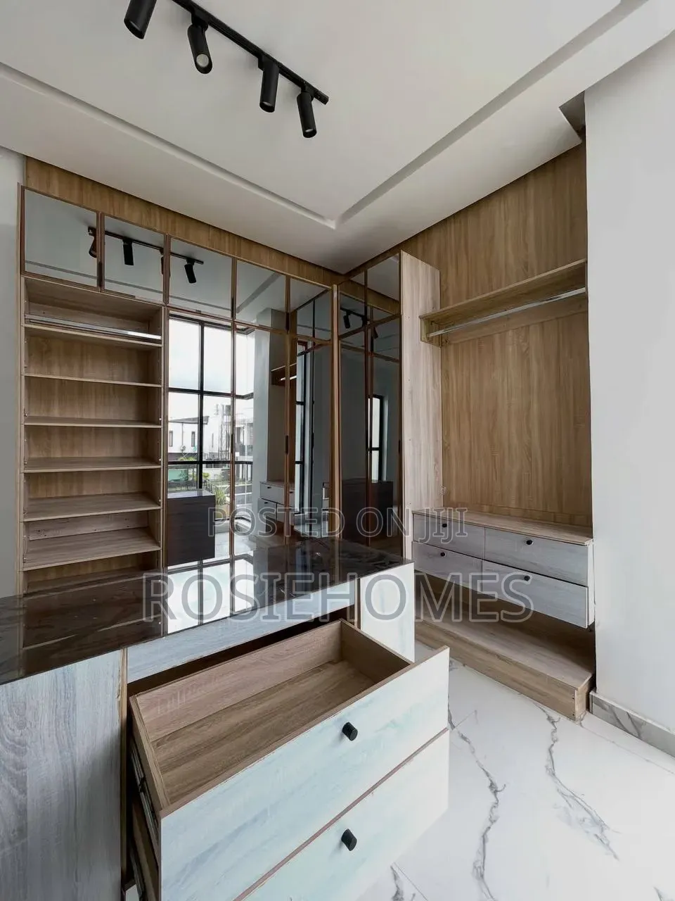 5bdrm Duplex in Chevron, Lekki Phase 1 for rent