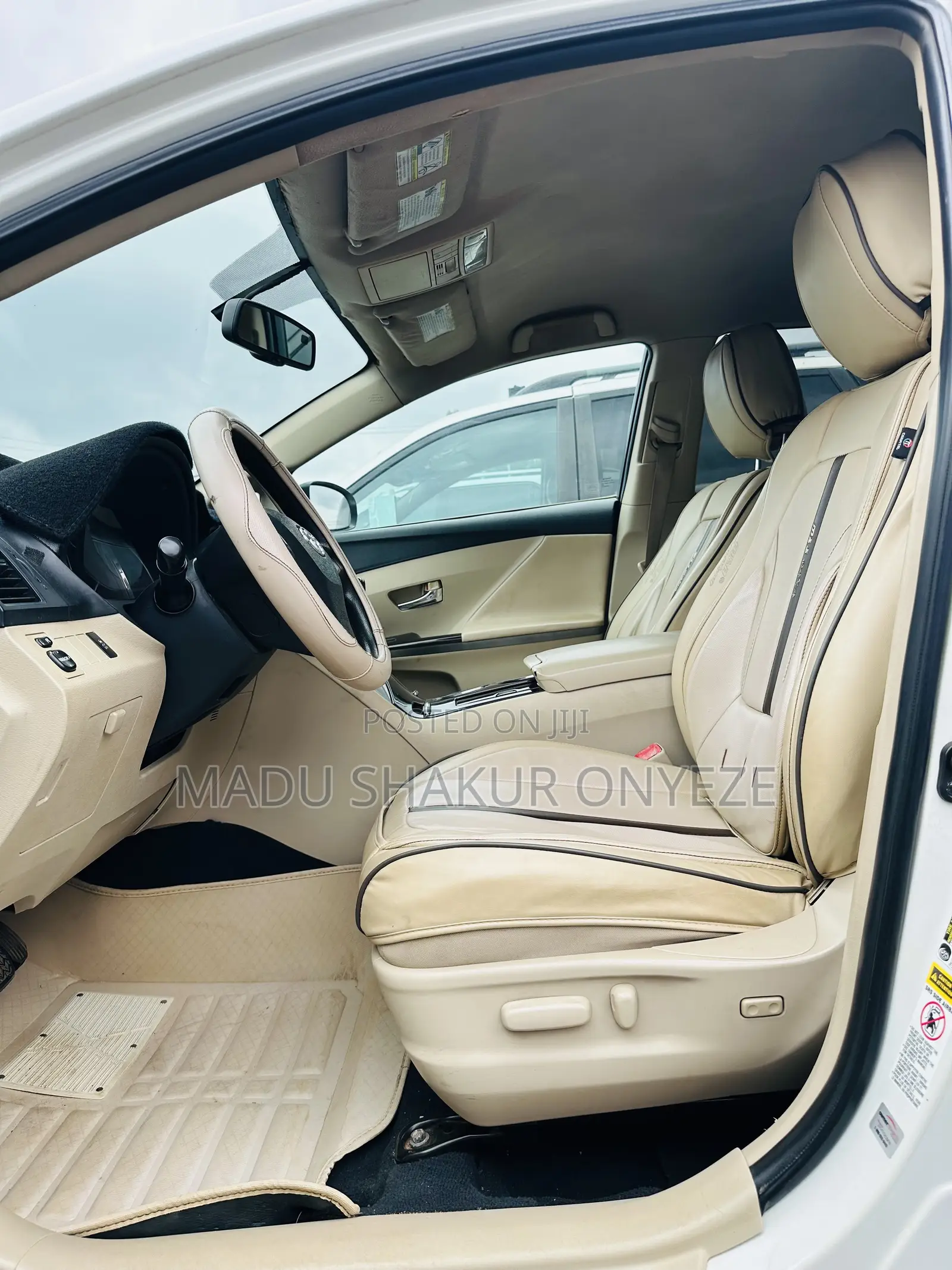Toyota Venza LE 2010 White