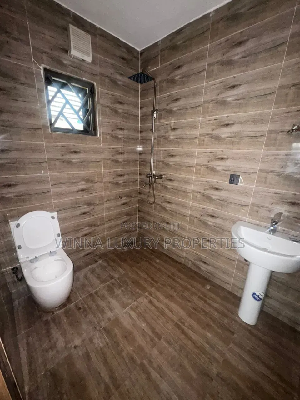 4bdrm Apartment in Garki Main for rent