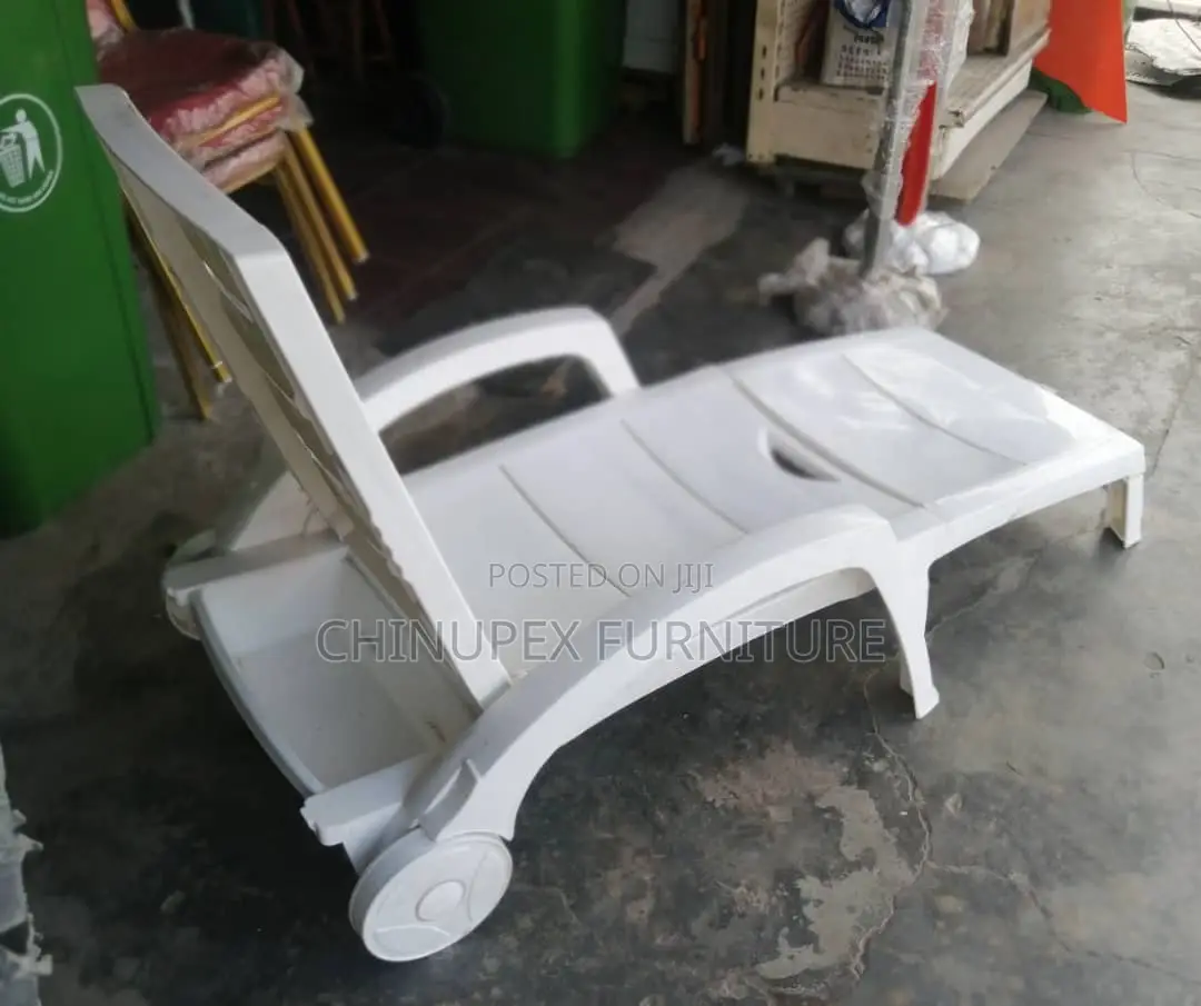 High Quality Pool Side Bed With Foam