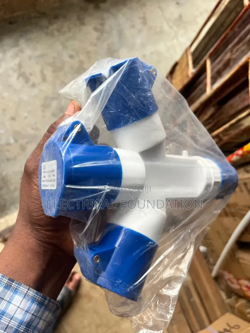 16amps  3 Pin 3 Way Industrial Socket