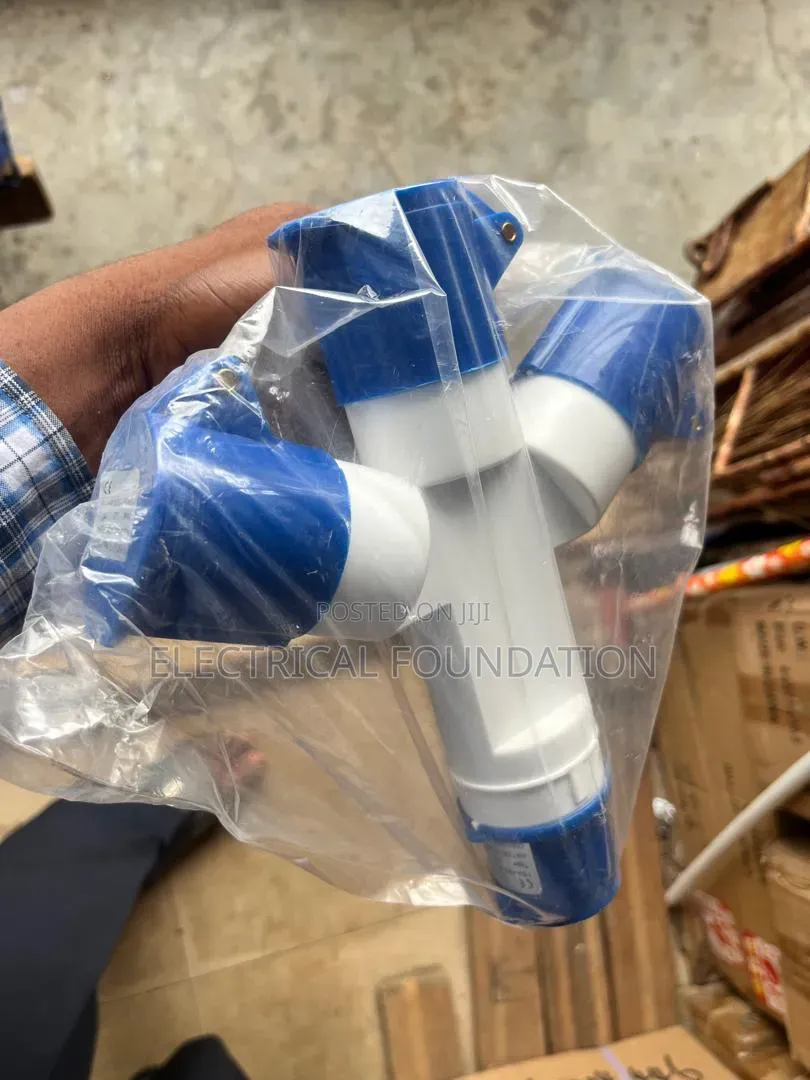16amps  3 Pin 3 Way Industrial Socket