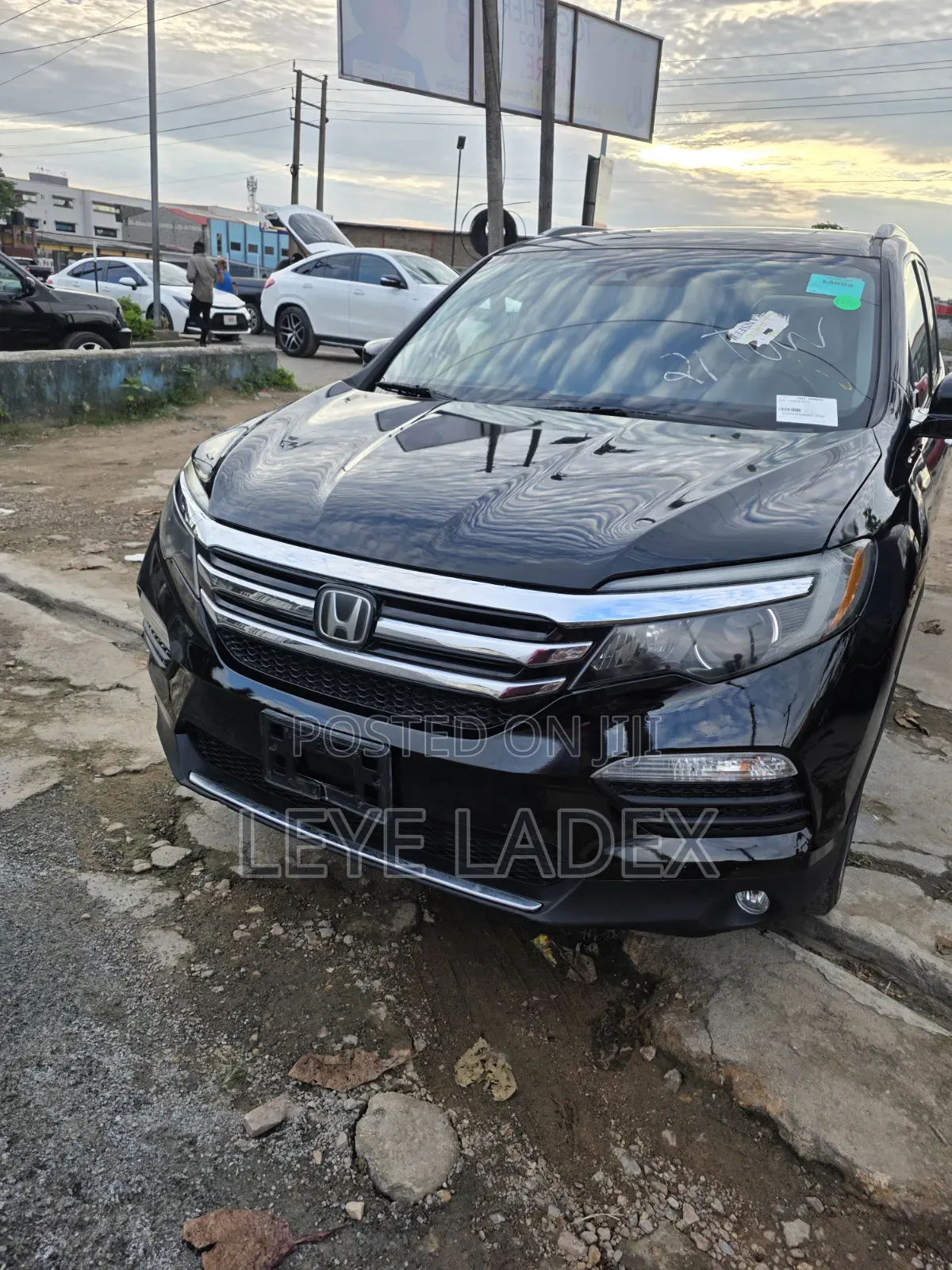 Honda Pilot Touring 4dr SUV 4WD (3.5L 6cyl 9A) 2016 Black