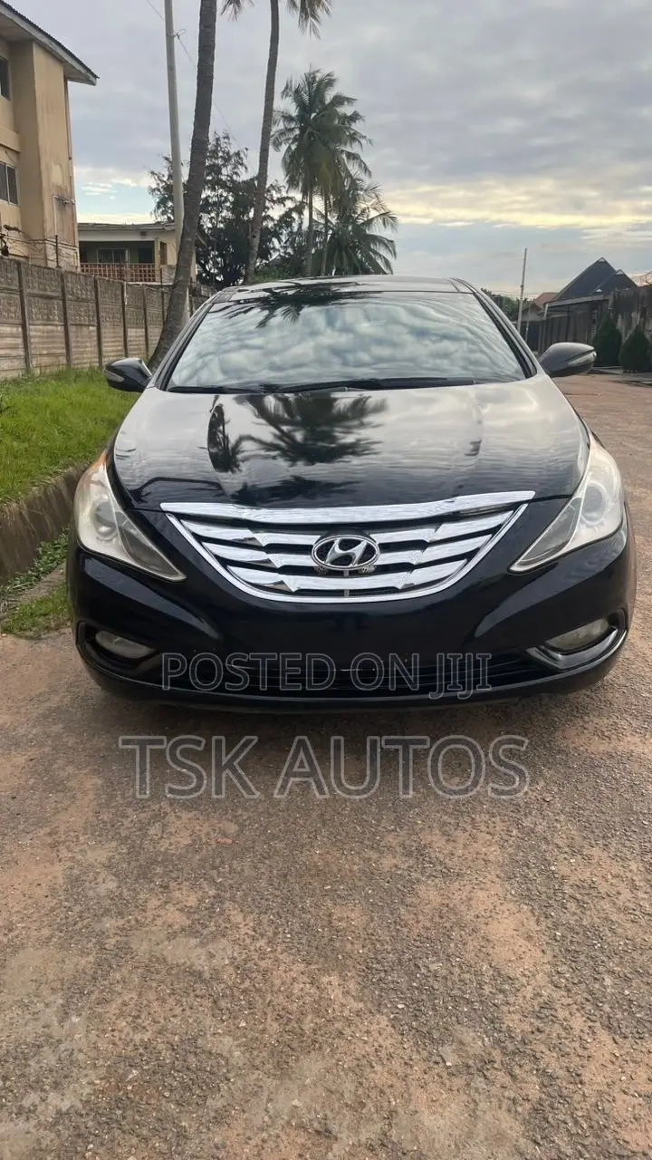 Hyundai Sonata Limited 2.0T Sedan (2.0L 4cyl 6A) 2012 Black