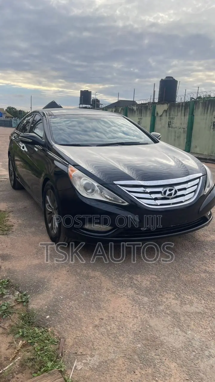 Hyundai Sonata Limited 2.0T Sedan (2.0L 4cyl 6A) 2012 Black