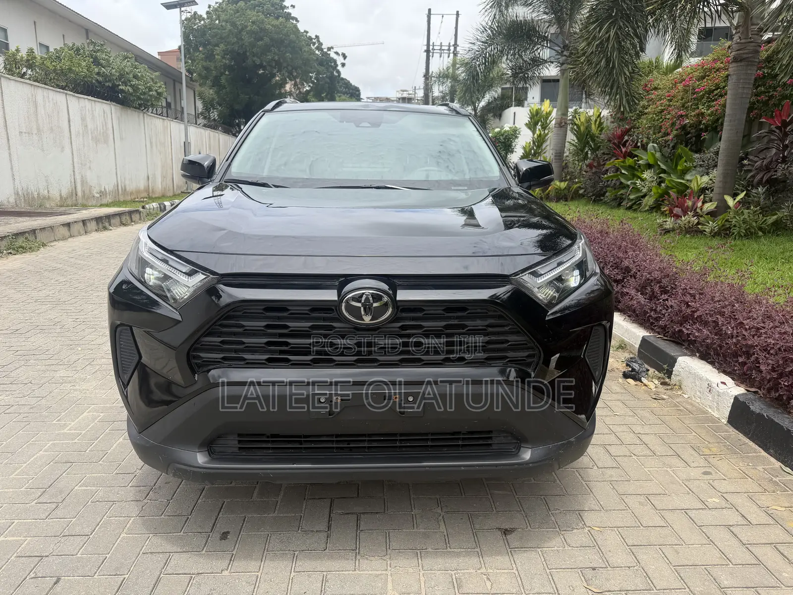 Toyota RAV4 XLE AWD 2024 Black