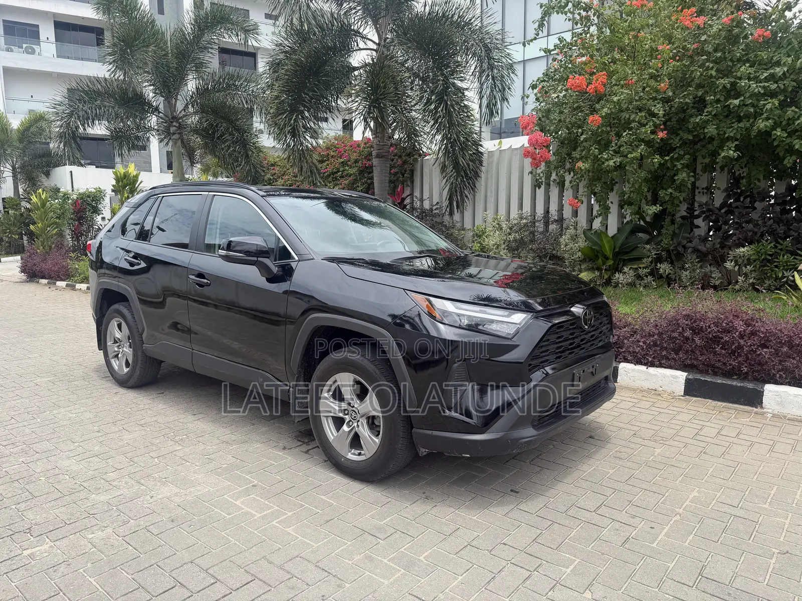 Toyota RAV4 XLE AWD 2024 Black