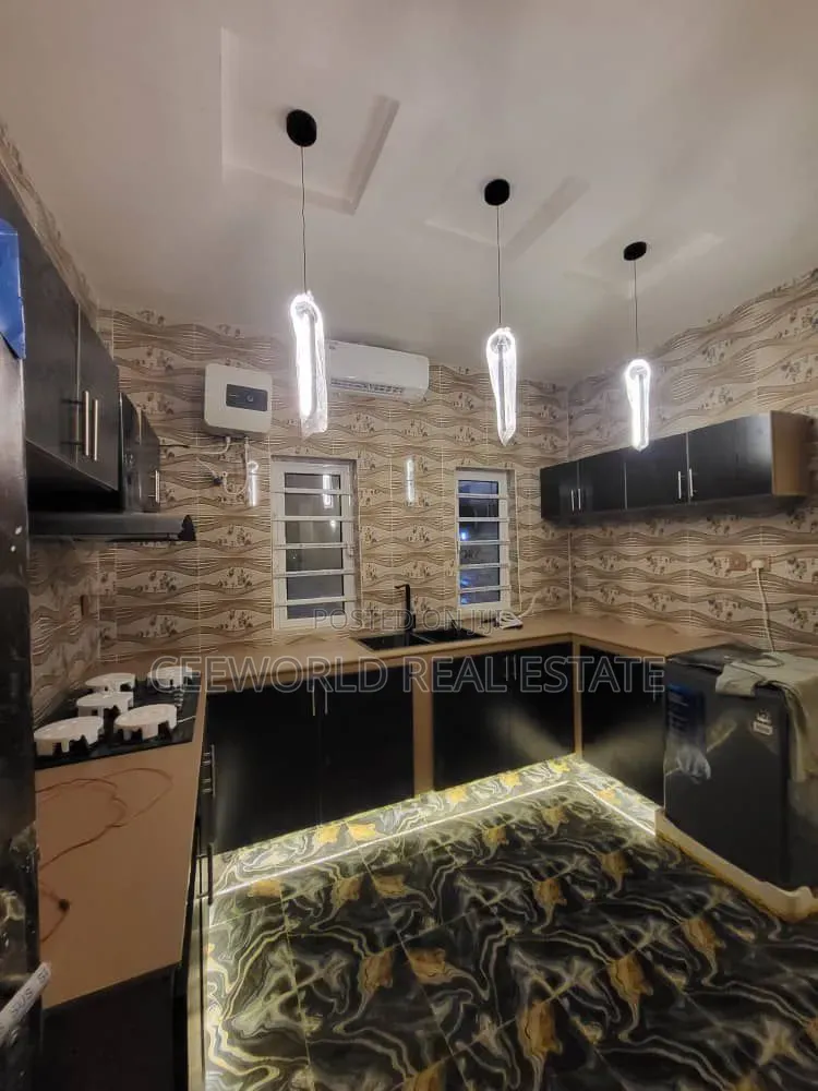 4bdrm Bungalow in Eleta Estate Elebu, Akala Express for rent