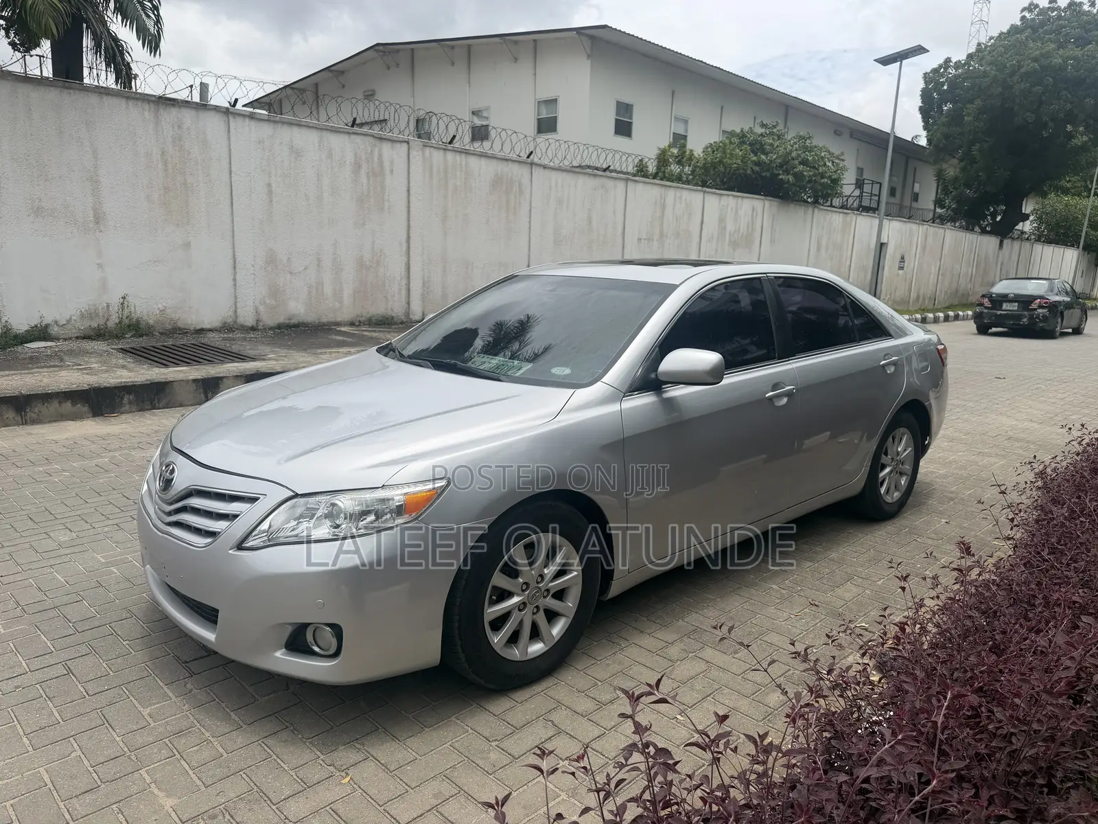 Toyota Camry XLE 4dr Sedan (2.5L 4cyl 6A) 2011 Silver