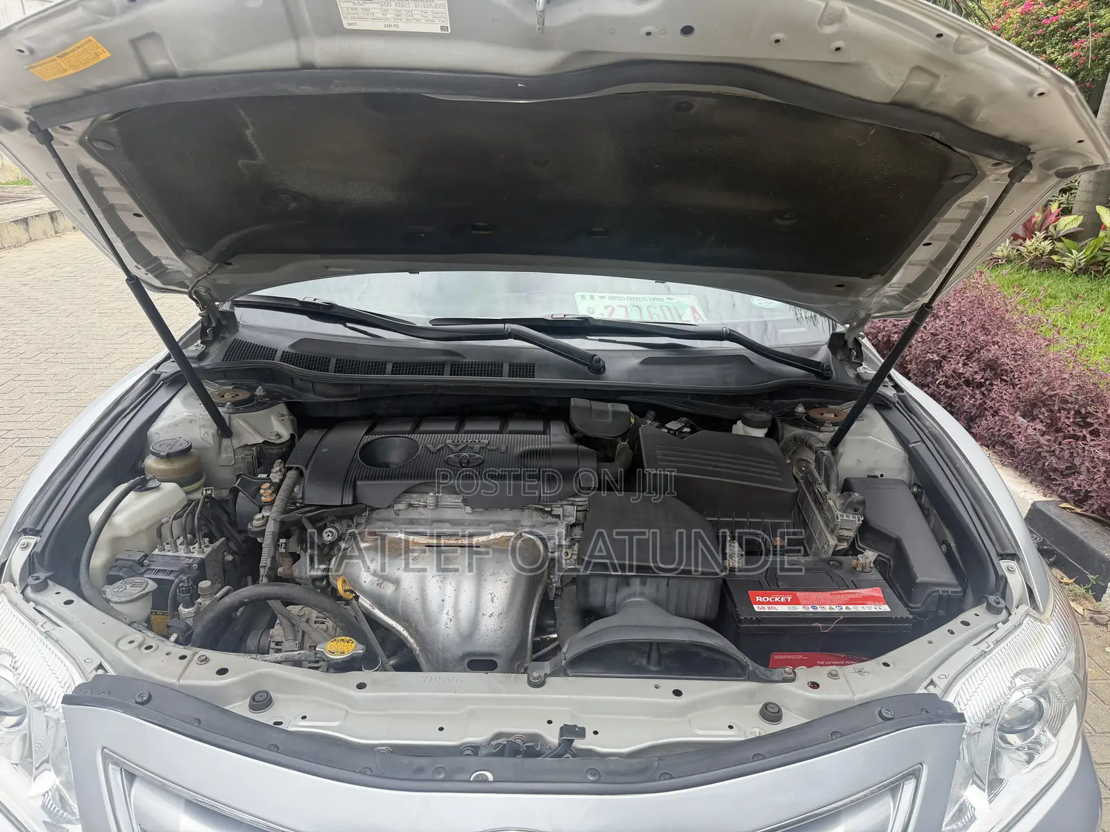 Toyota Camry XLE 4dr Sedan (2.5L 4cyl 6A) 2011 Silver