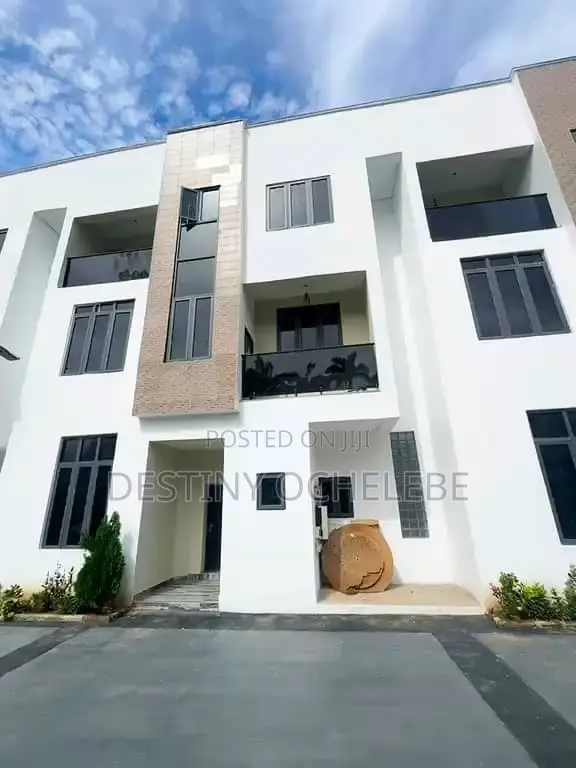 4bdrm Duplex in Garki for sale